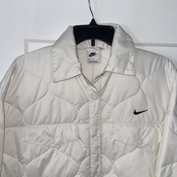 Nike Women's Sportswear Essentials Quilted Trench Coat NWT Size Medium - Picture 13 of 17